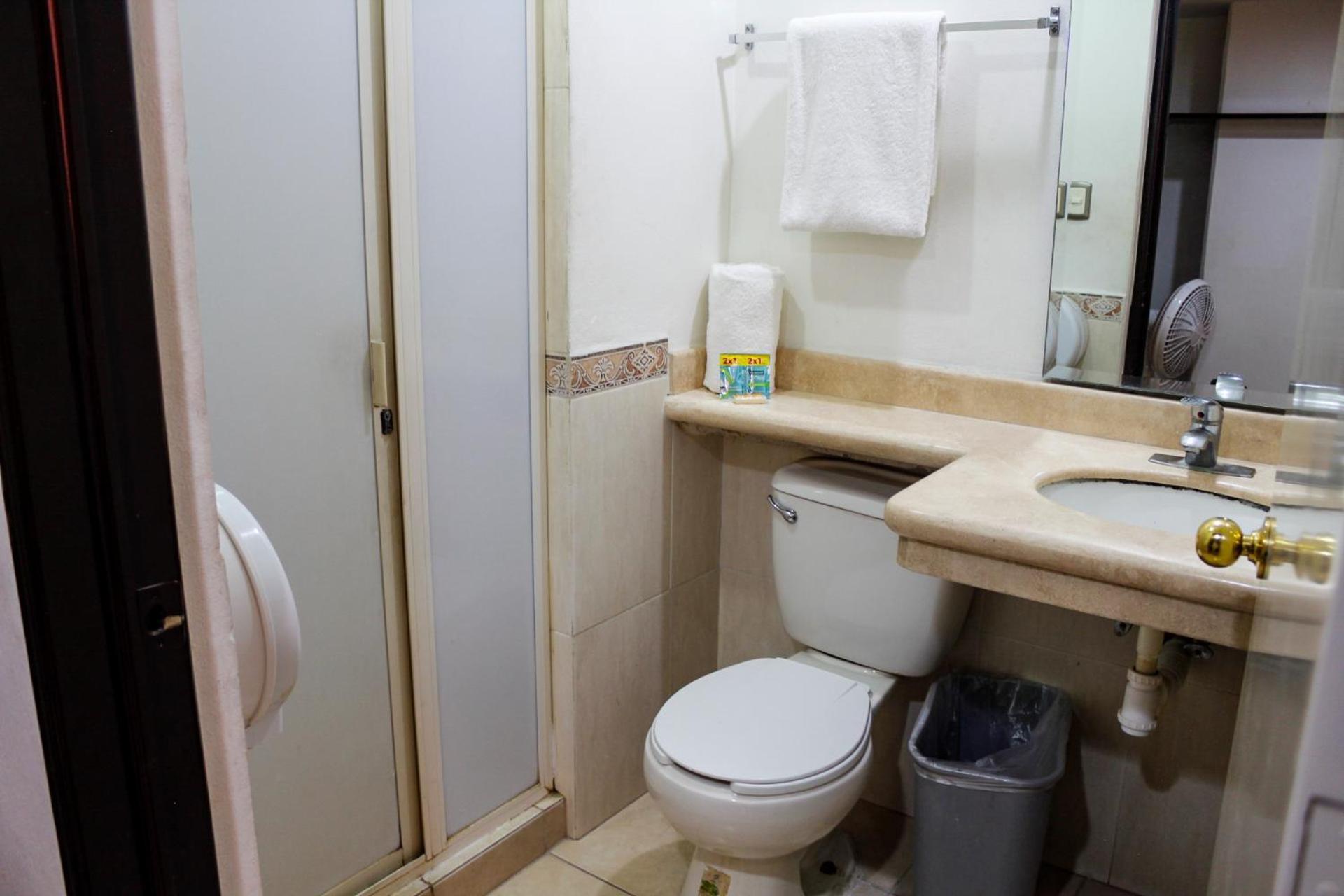 Hotel Montreal León Zewnętrze zdjęcie