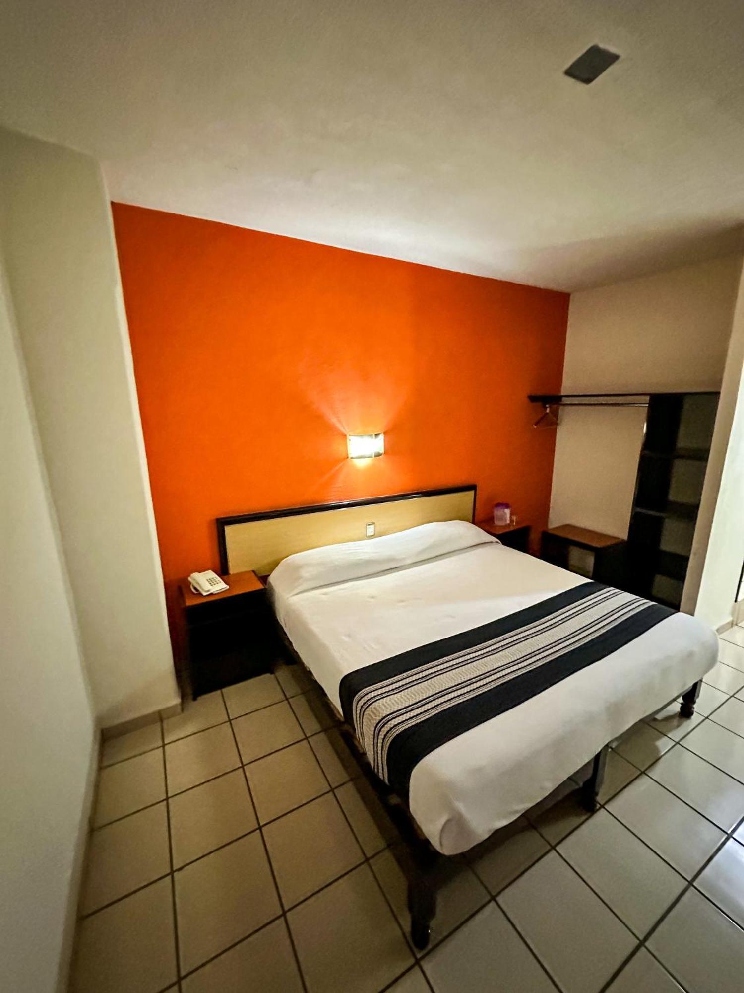 Hotel Montreal León Zewnętrze zdjęcie