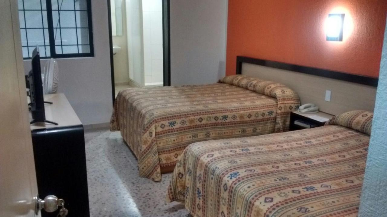 Hotel Montreal León Zewnętrze zdjęcie